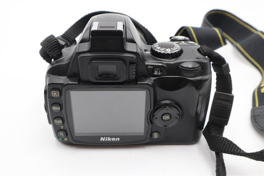 Nikon D40x Camera 10.2MP DSLR with 18-55mm, Shutter Count 18095, Good Condition