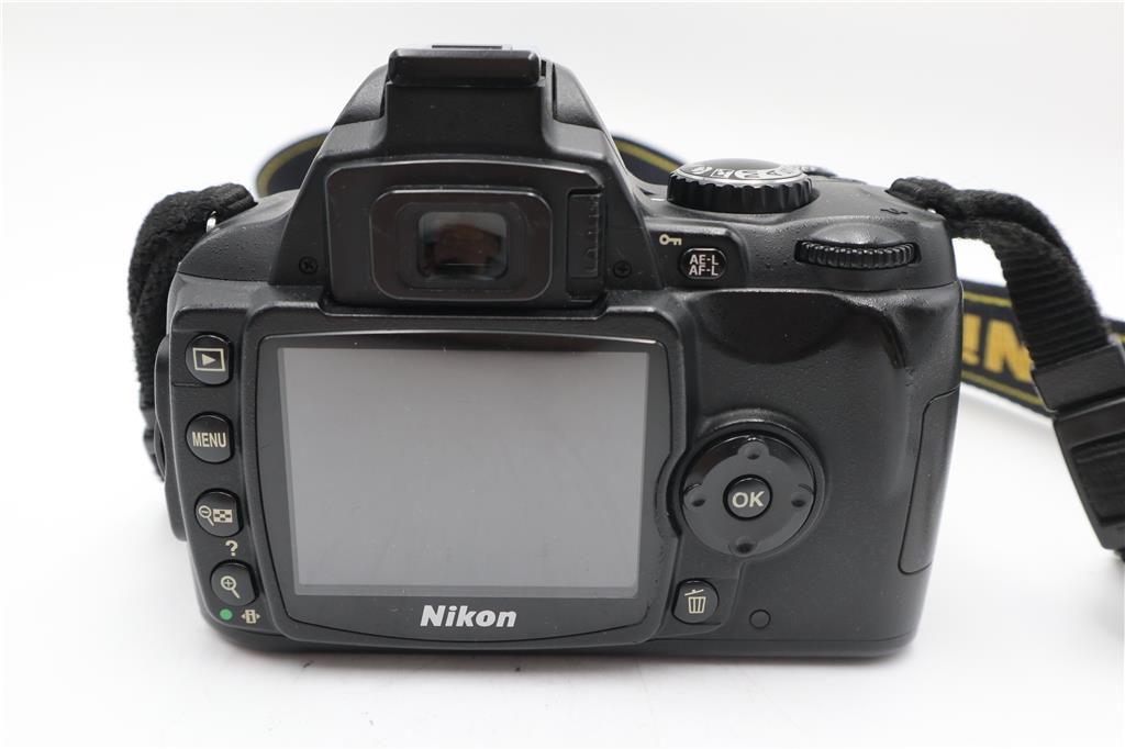 Nikon D40x Camera 10.2MP DSLR with 18-55mm, Shutter Count 4494, Good Condition