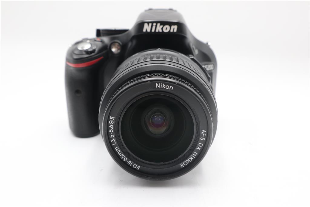 Nikon D5200 DSLR Camera 24.1MP with 18-55mm, Shutter Count 17066, Good Cond.