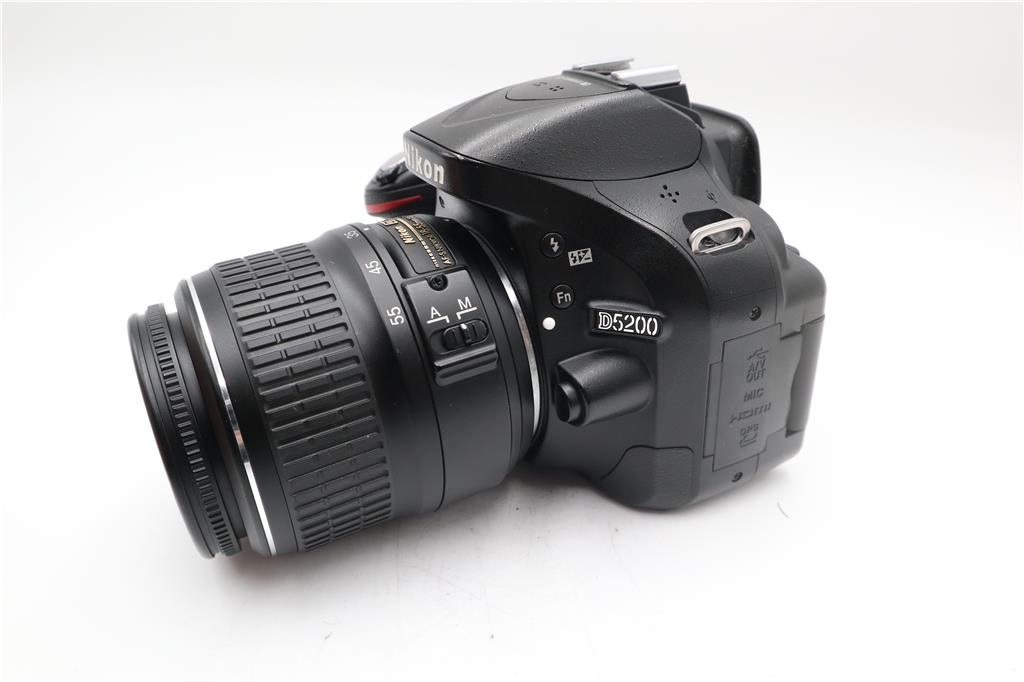 Nikon D5200 DSLR Camera 24.1MP with 18-55mm, Shutter Count 17066, Good Cond.