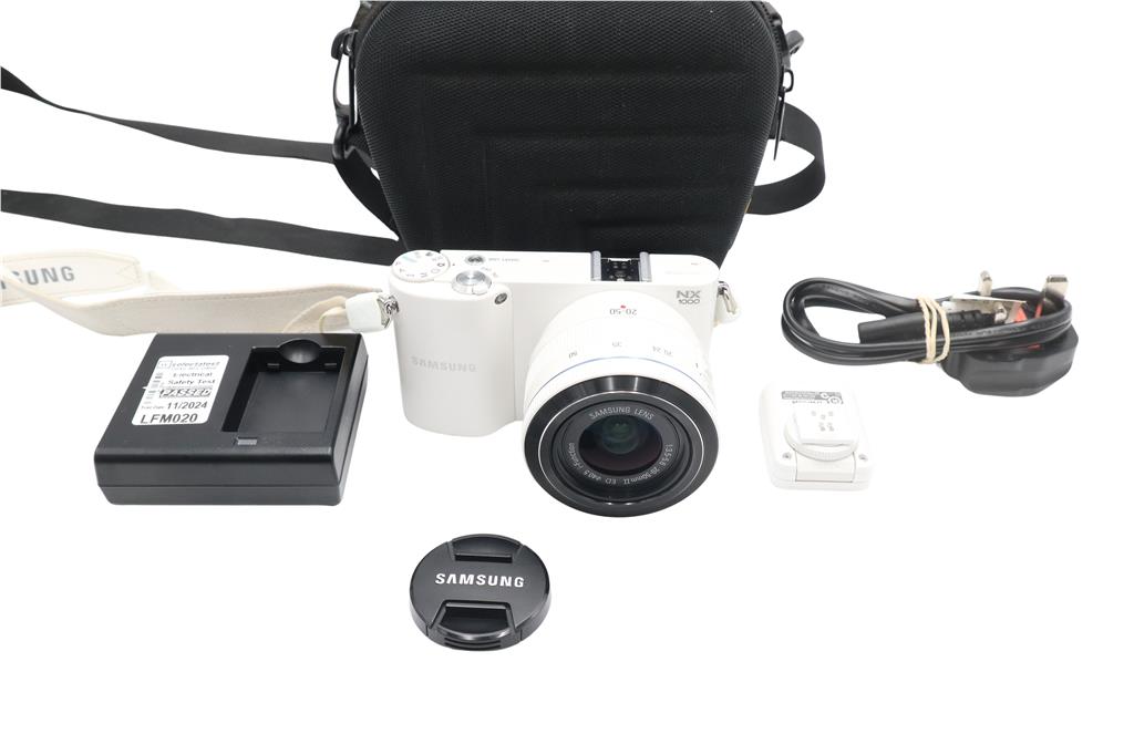 Samsung NX1000 Mirrorless Camera 20.3 MP Kit with 20-50mm Lens, V.Good Condition