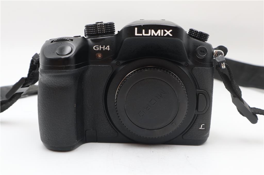 Panasonic DMC-GH4 Mirrorless Camera 16MP 4K Body Only, Shutter Count 144