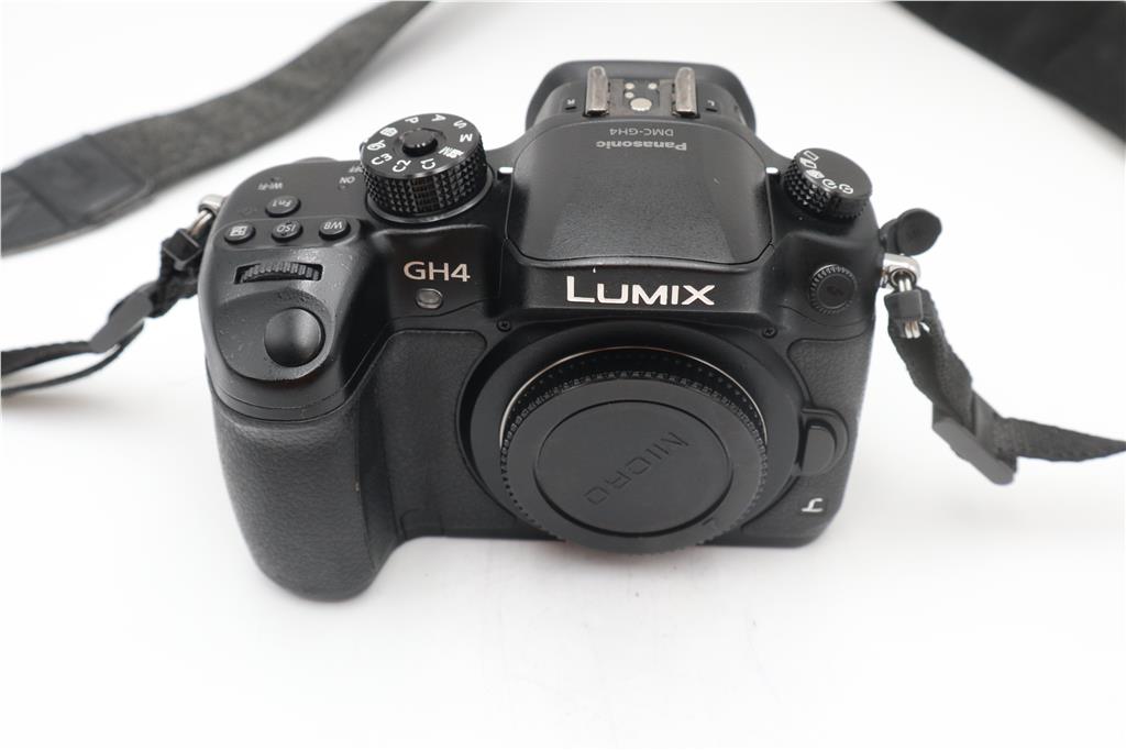 Panasonic DMC-GH4 Mirrorless Camera 16MP 4K Body Only, Shutter Count 144