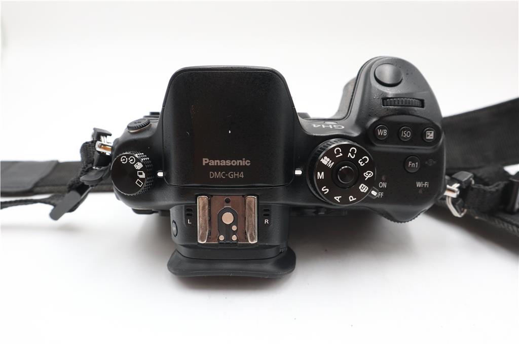 Panasonic DMC-GH4 Mirrorless Camera 16MP 4K Body Only, Shutter Count 144