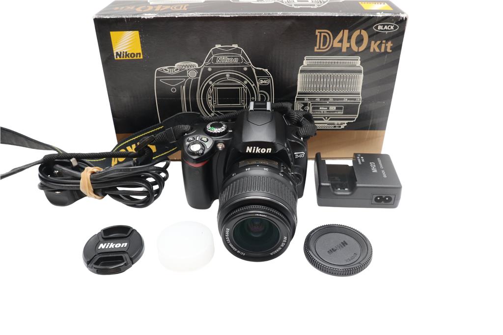 Nikon D40 Camera 6.1MP DSLR with 18-55mm, Shutter Count 22865, Good Condition