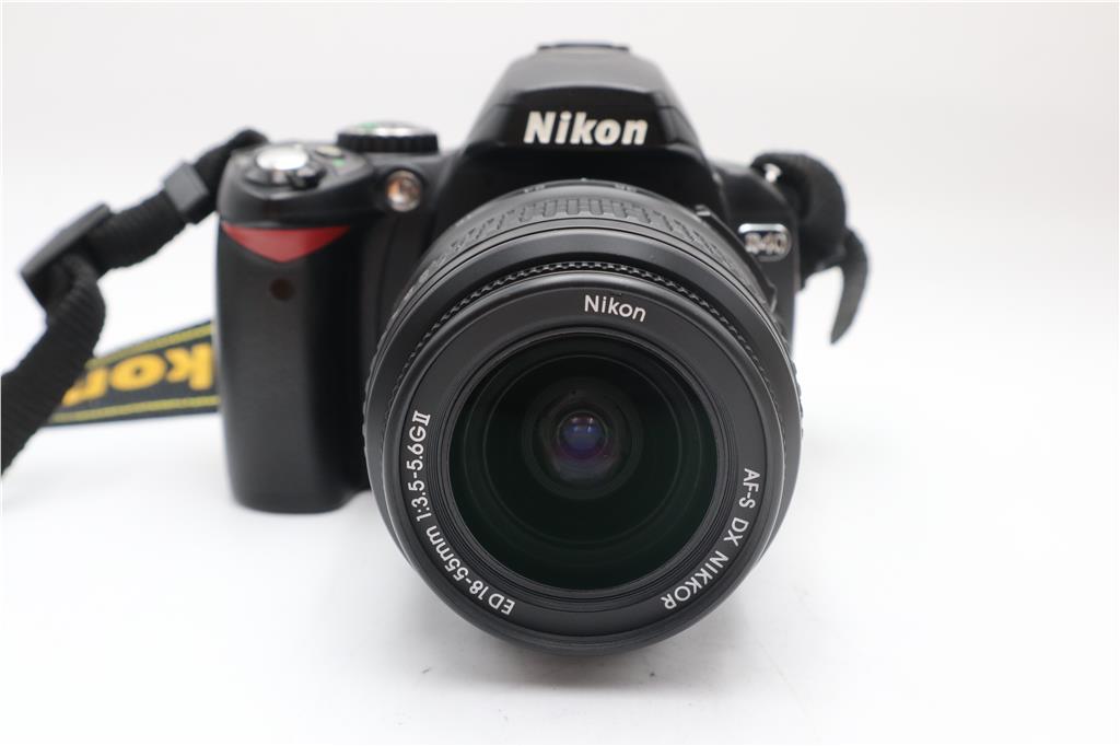 Nikon D40 Camera 6.1MP DSLR with 18-55mm, Shutter Count 22865, Good Condition