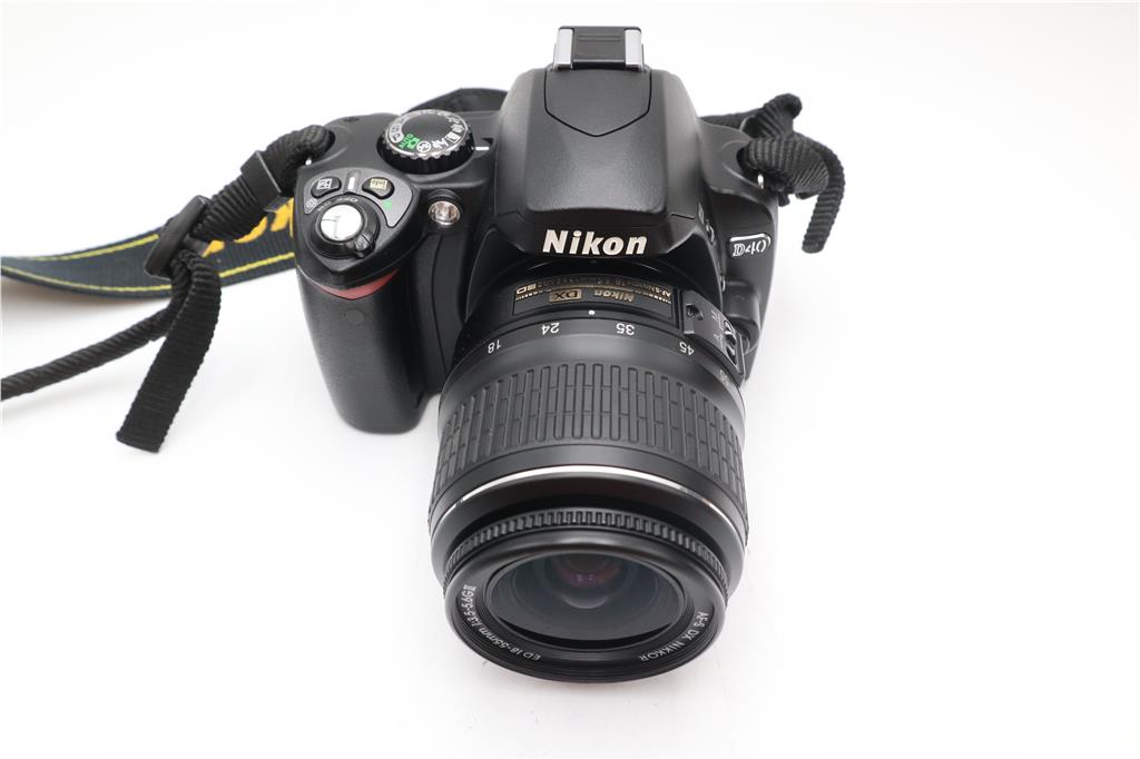 Nikon D40 Camera 6.1MP DSLR with 18-55mm, Shutter Count 22865, Good Condition