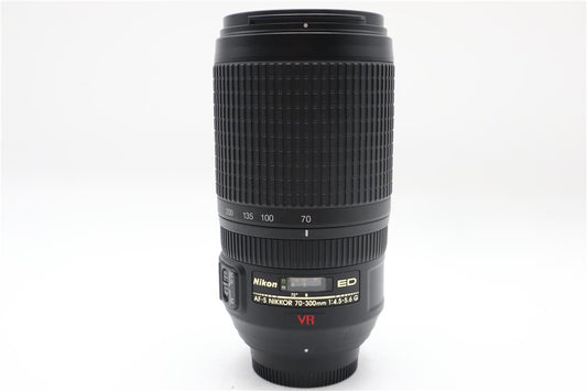 Nikon 70-300mm Telephoto Lens F4.5-5.6 G VR Full Frame Stabilised, V. Good Cond.